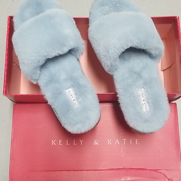Plush Furry Slide Sandals - Picture 4 of 10